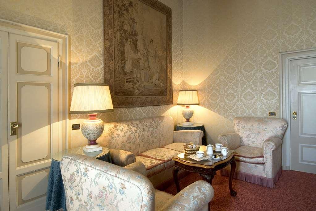 시나 브루파니 호텔 페루자 객실 사진 A suite at the hotel