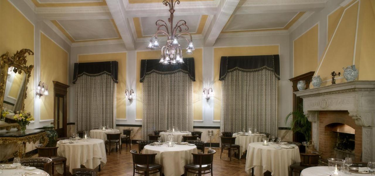 시나 브루파니 호텔 페루자 외부 사진 The interior of the restaurant